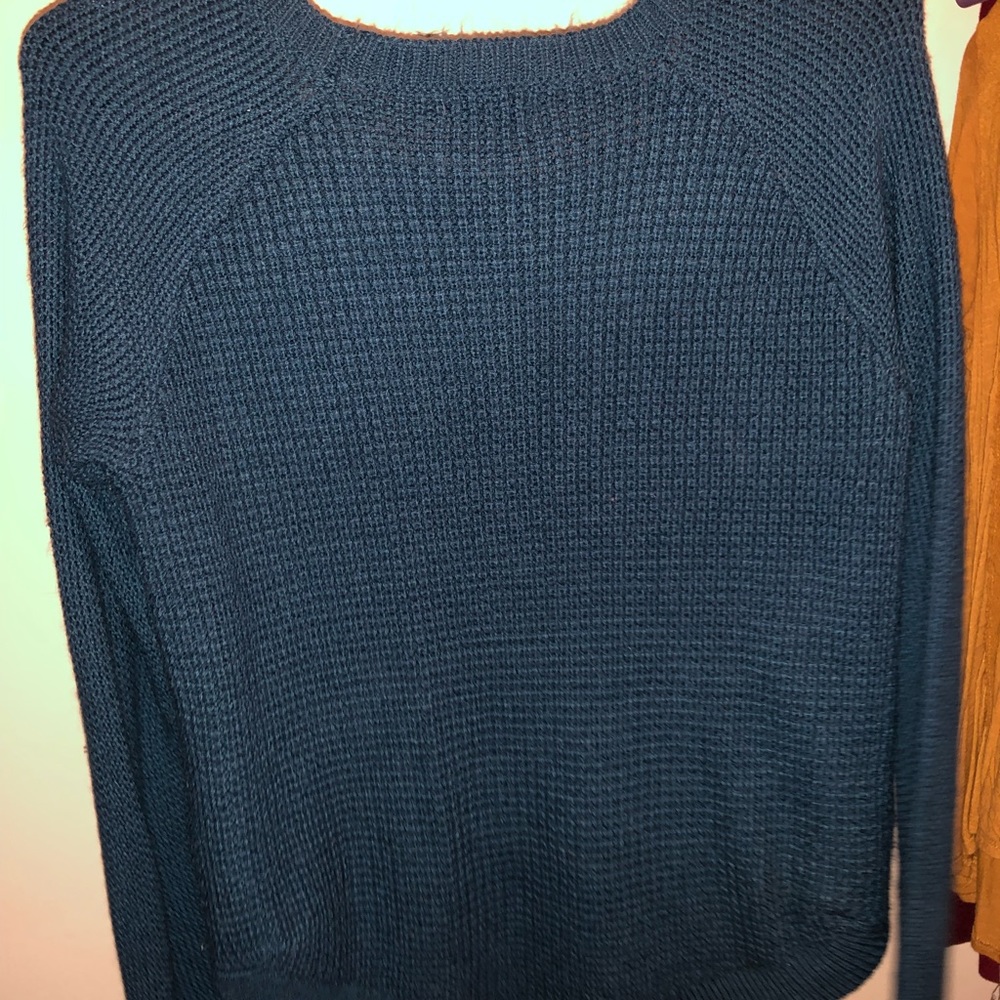 Sweaters - Picture 6 of 6